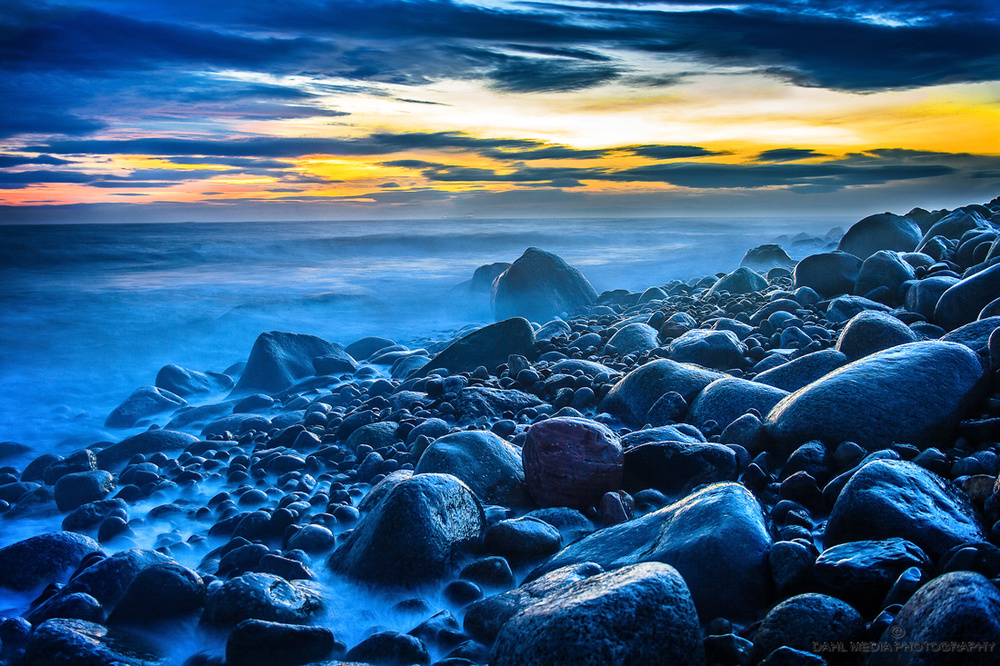 Mølen pebbels beach